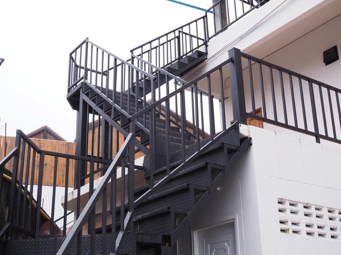 Why Installing A Metal Stairway Is The Best Investment For Your Home