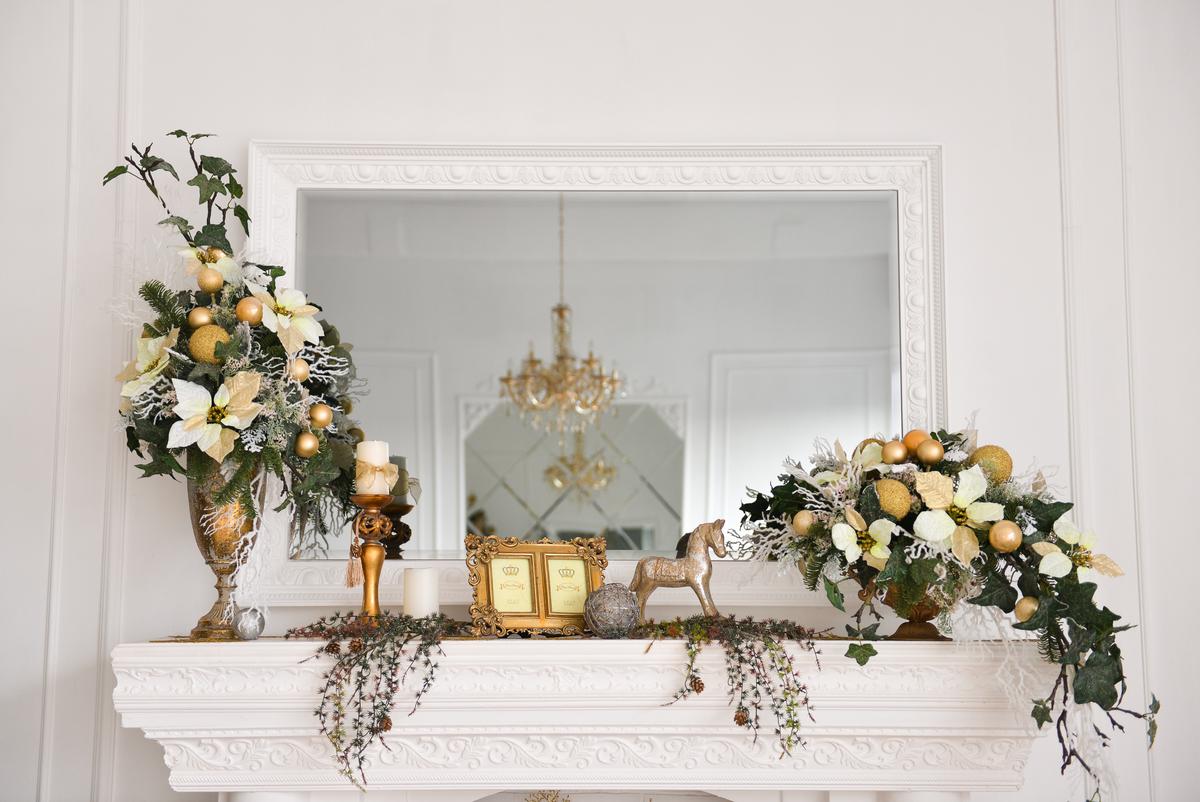 11 Ideas for Decorating Your Mantel For Winter