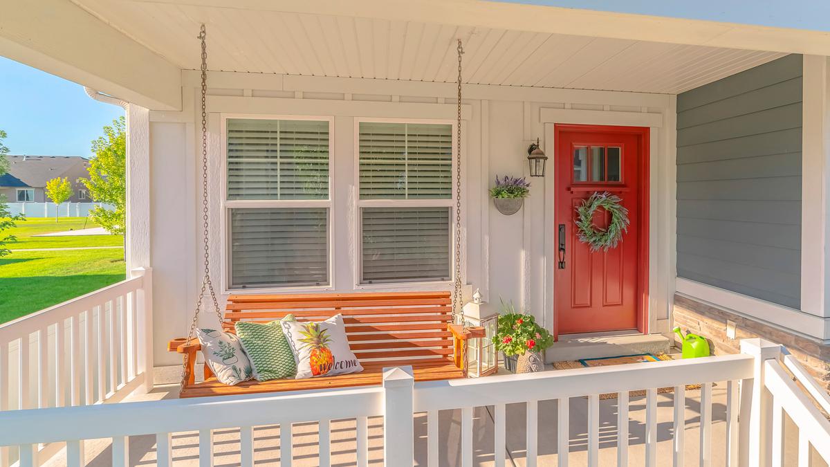 11 Top Features Your Front Porch Needs