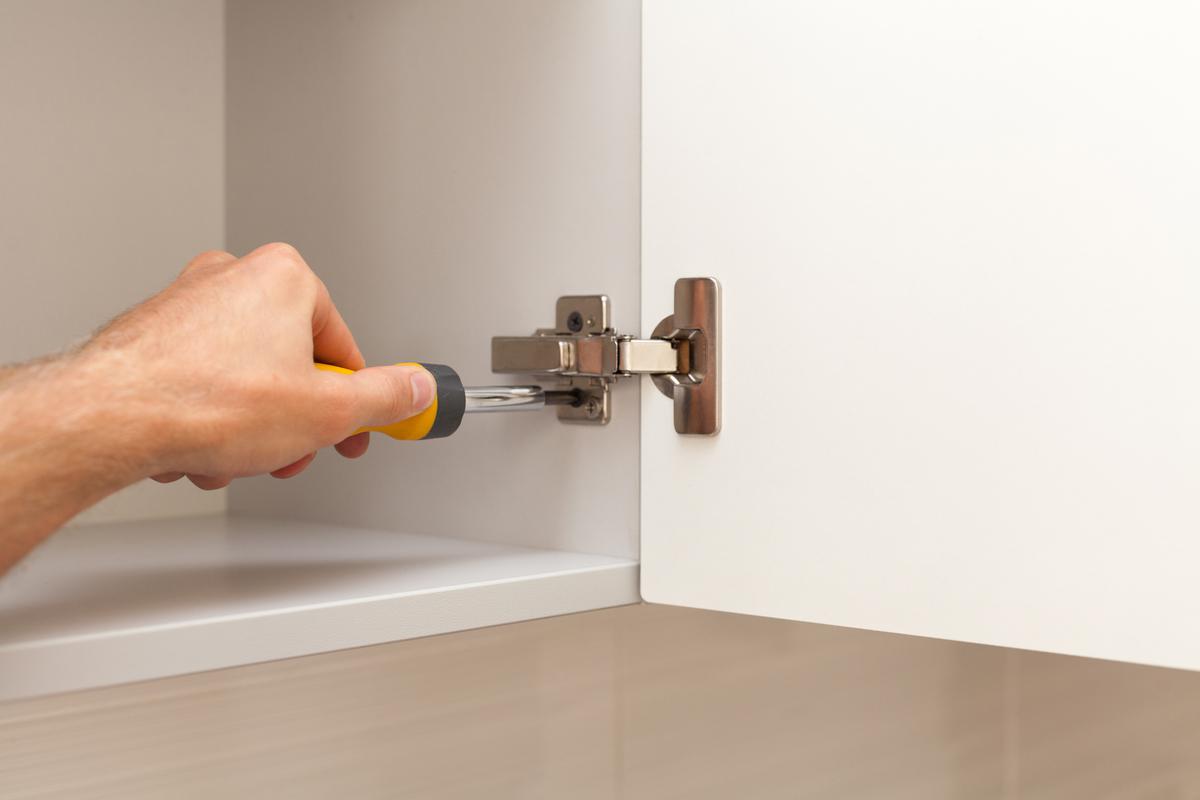 11 Common Kitchen Cabinet Issues and How to Fix Them