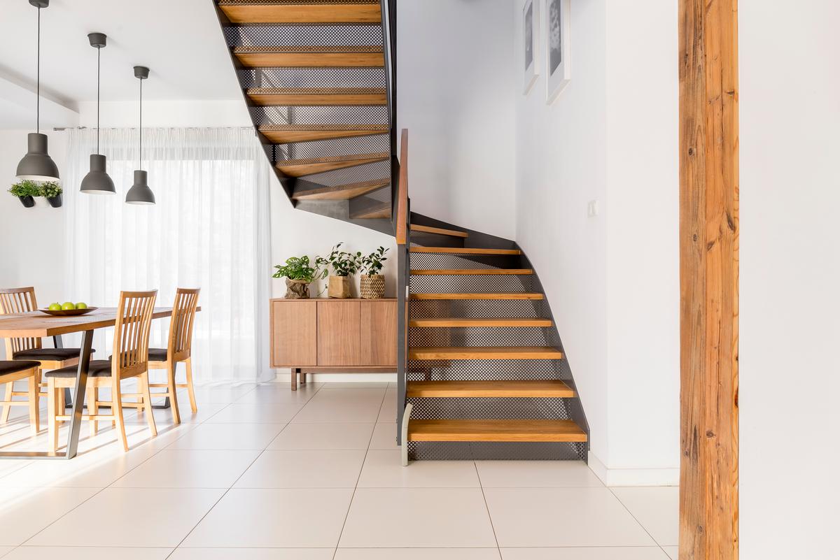 Do’s and Don’ts of a Feng Shui Staircase