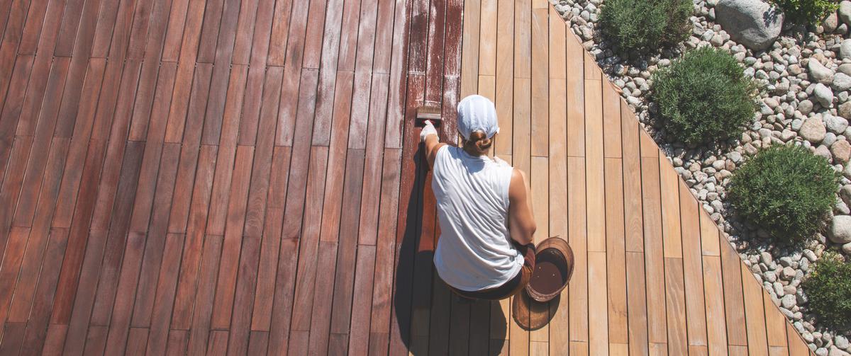 Pros and Cons of Building a Deck: A Comprehensive Guide