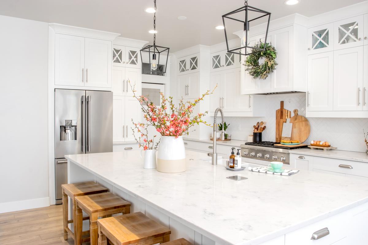 Differentiating Between Quartz and Quartzite Countertops