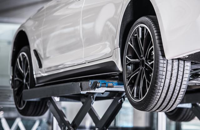 Everything You Should Know Before Installing a Car Lift in Your Garage