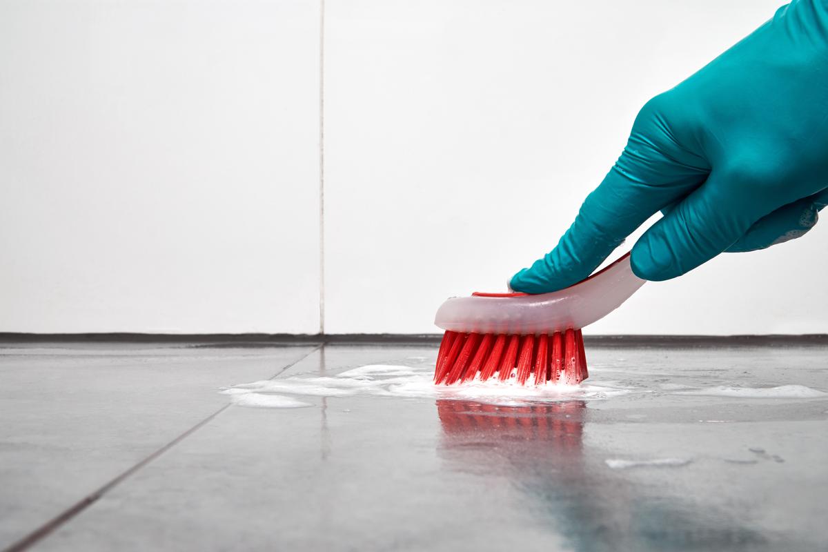 How To Clean Ceramic Tile Floor To Make Them Look Brand New