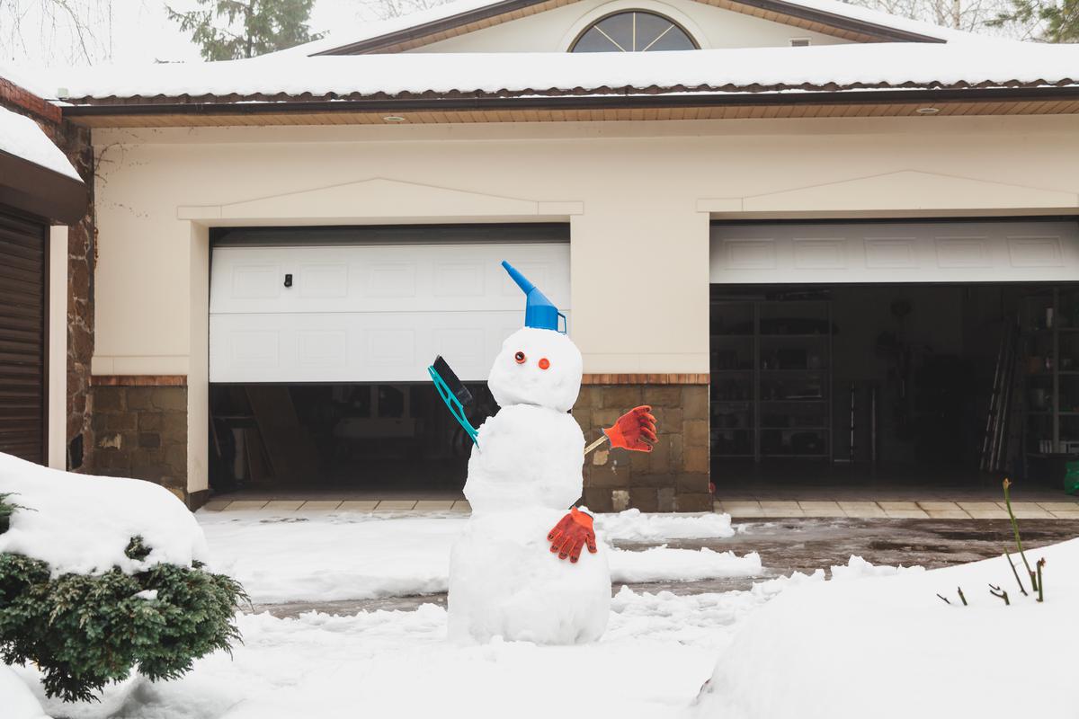 Keep the Garage Warm In Winter with These Tips and Tricks