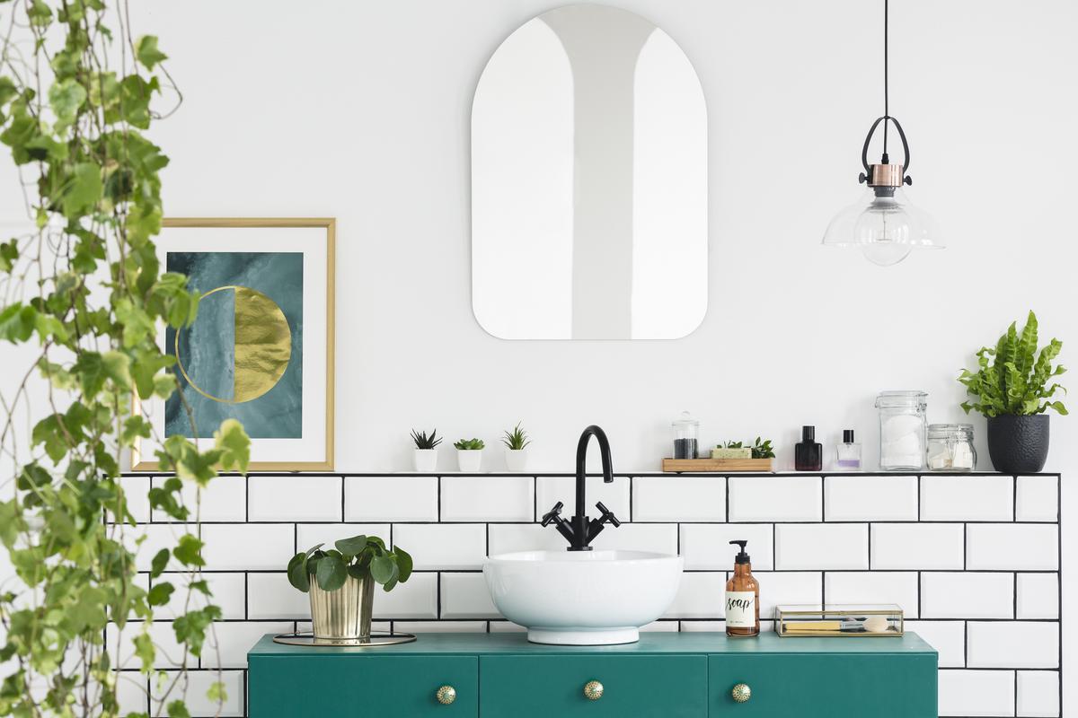 Soak Up These 5 Waterproof Bathroom Wall Options
