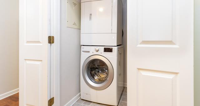 The Pros and Cons of a Stackable Washer and Dryer