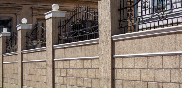 Building a Stone Fence: Essential Materials for Homeowners