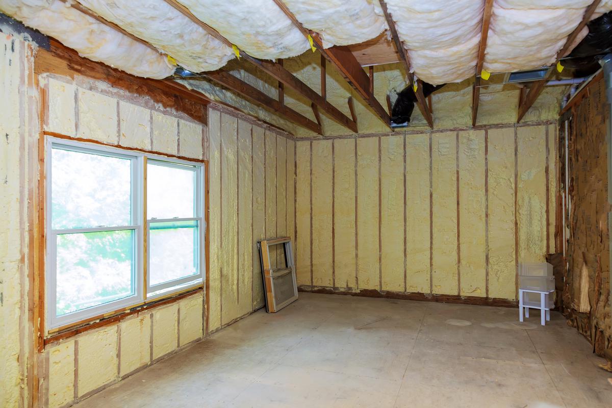 The Pros and Cons of Spray Insulation