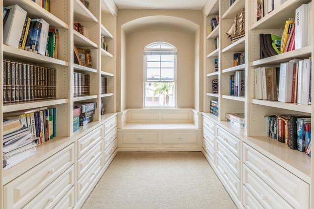 Tips on How to Organize Your Bookshelf Books