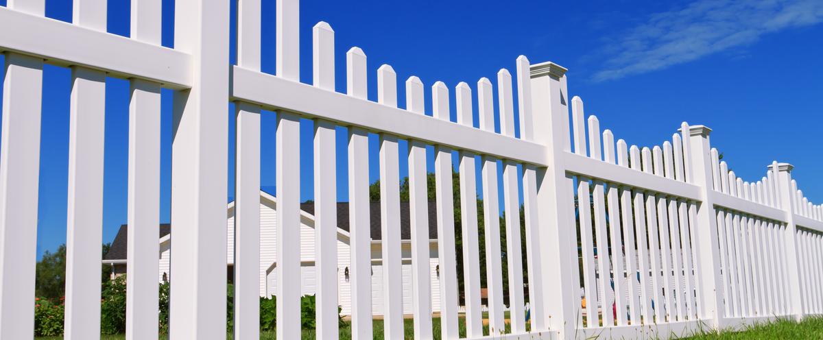 Why a Vinyl Fence is the Best Choice for Homeowners