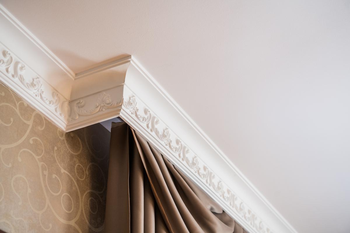 What Is Crown Molding and Is It Outdated?