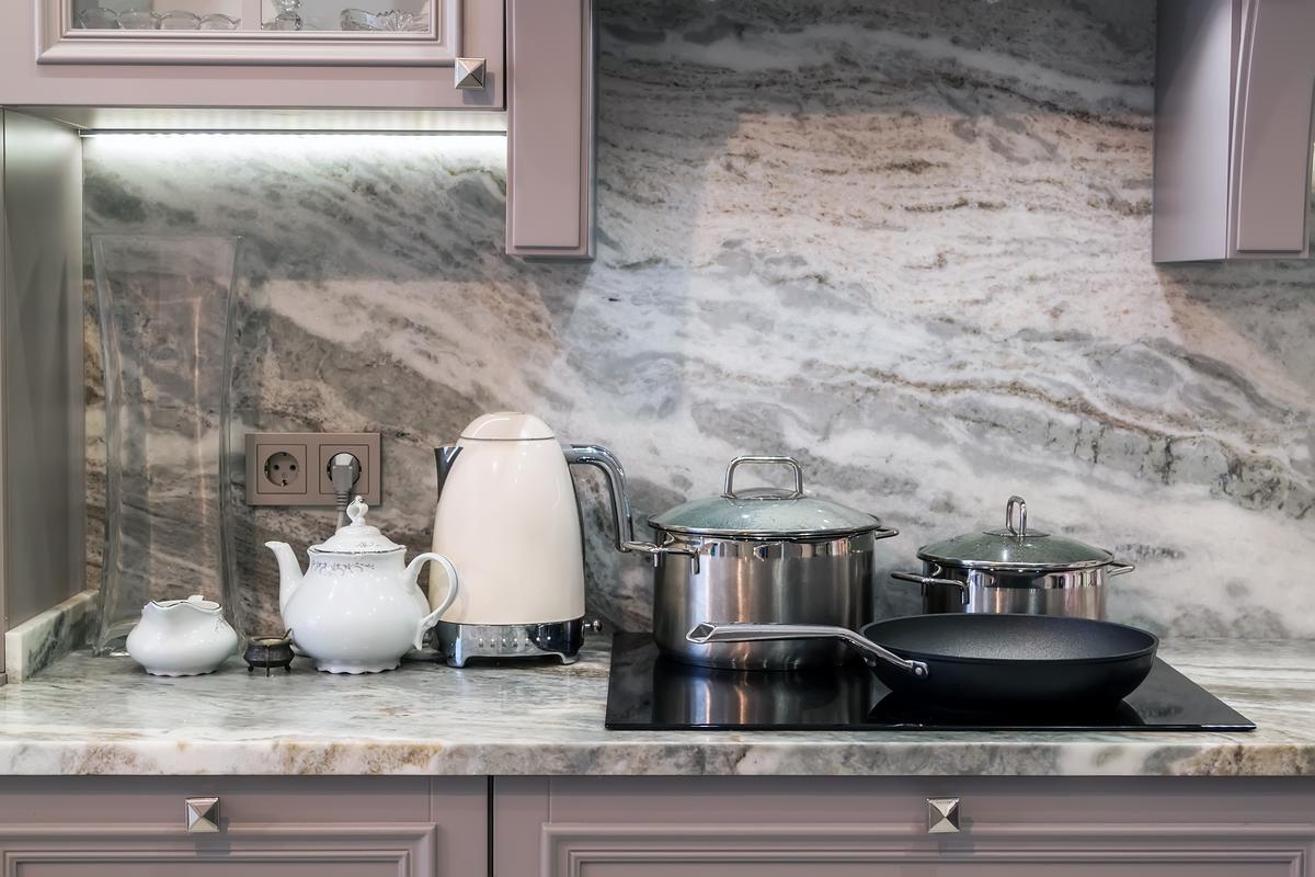 What's the Difference Between Quartz and Marble?