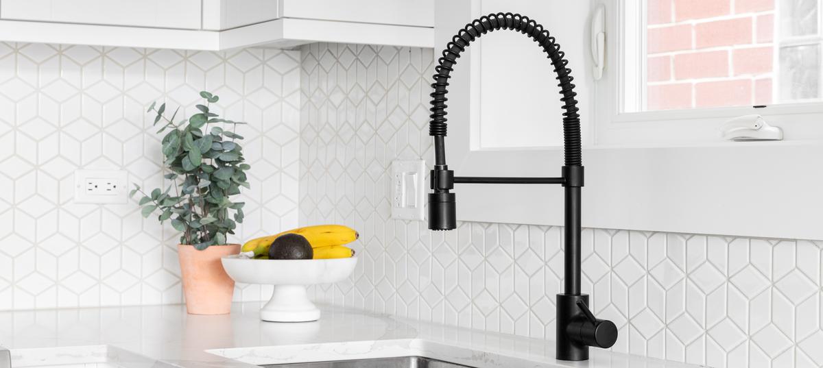 The Benefits of Installing a Backsplash in Your Home