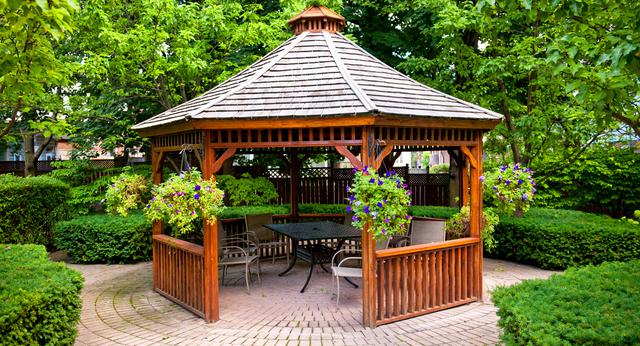 Building a Gazebo on a Budget: Top Cost-Saving Tips