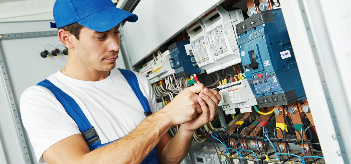 The Advantages of Hiring an Electrician for Home Remodeling or Additions