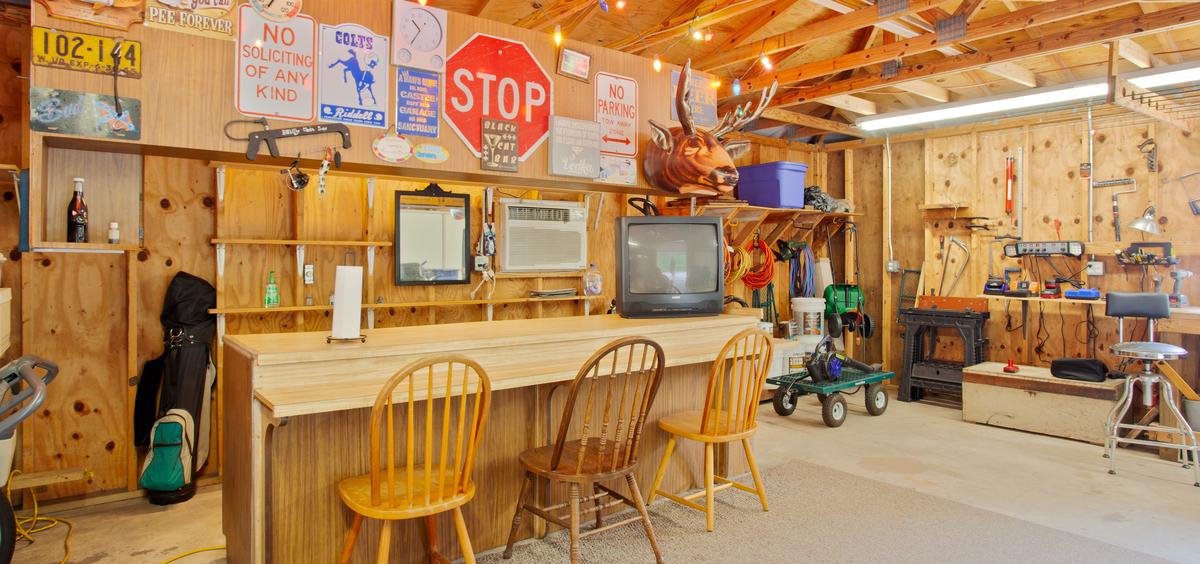 Garage Cabinets Installation: Surprises That Homeowners Encounter