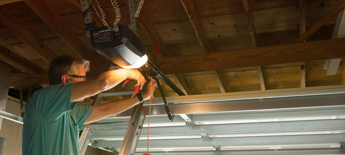 What You Need to Know About Repairing Your Garage Door: Surprising Lessons from Homeowners