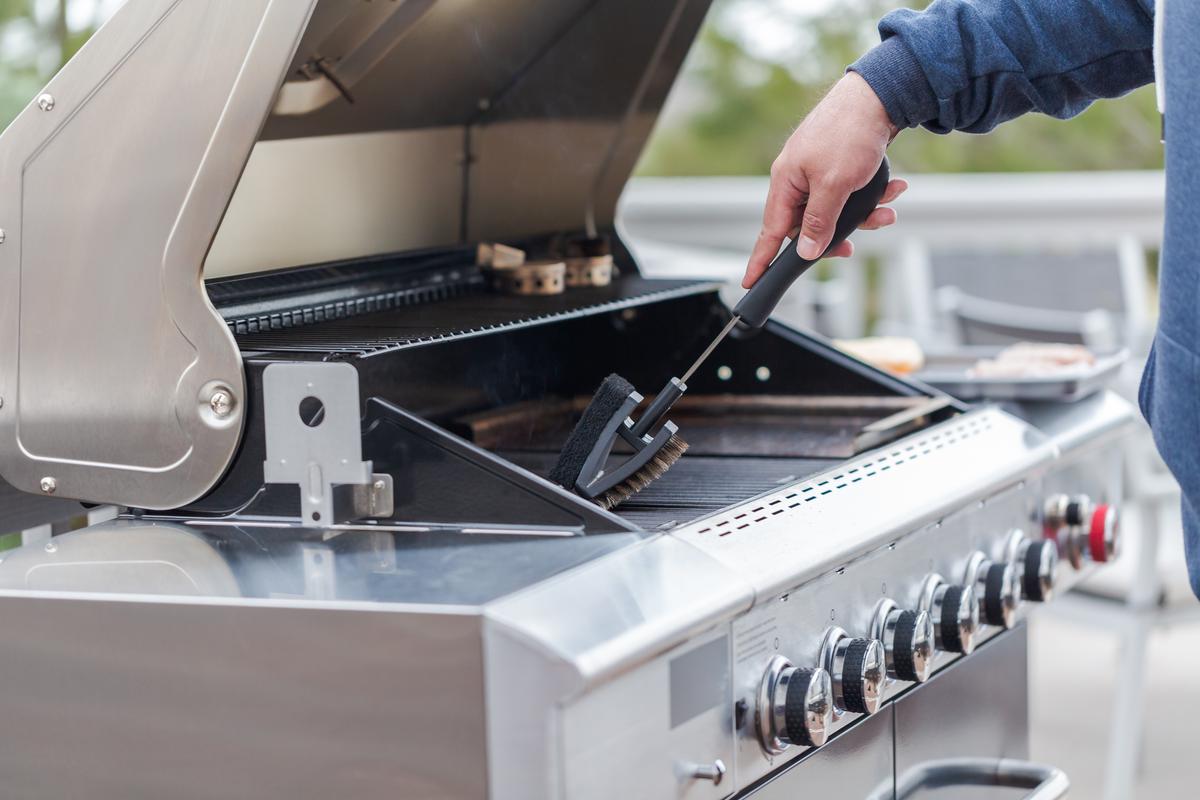 How to Clean Your Grill for Cookouts All Year Long