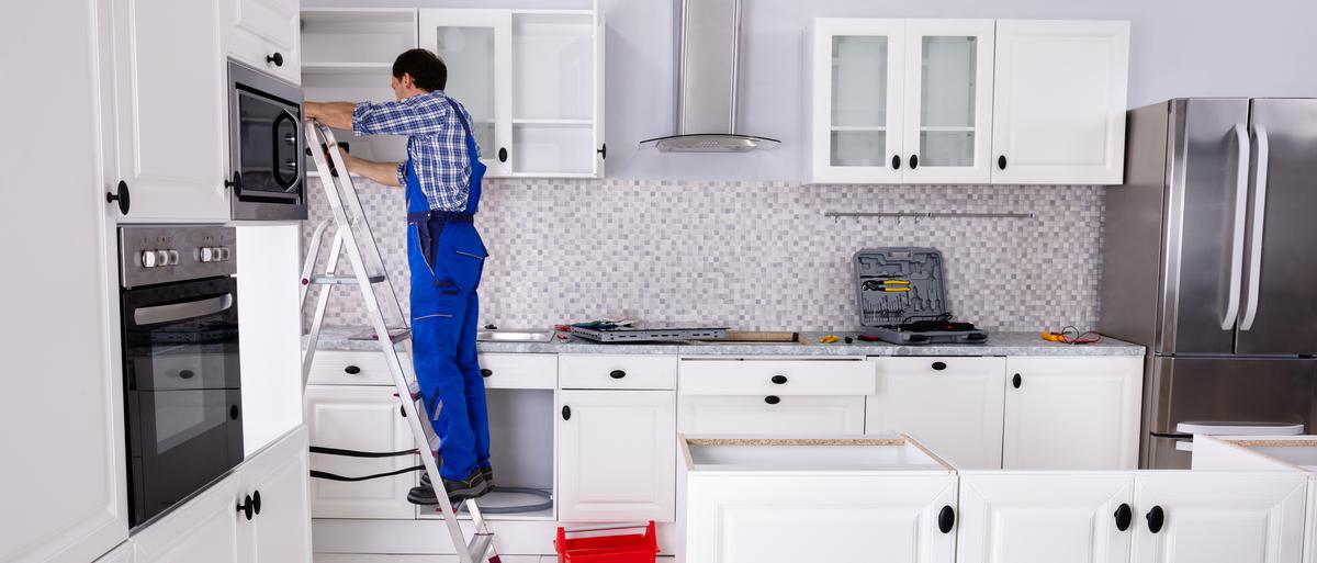 The Biggest Surprises Homeowners Encounter When Partially Remodeling a Kitchen