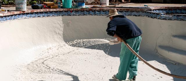 The Benefits of Hiring a Pool Contractor for Your Home