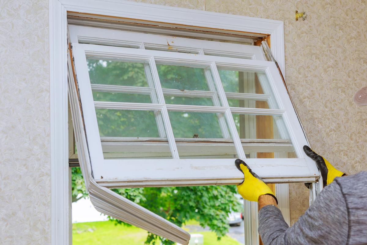 Three Things to Consider When Replacing Windows for Your Home