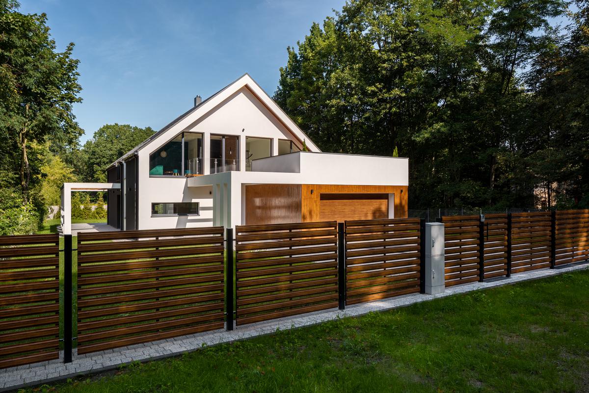 Building a Wood Fence? Here are the Top 3 Things to Consider