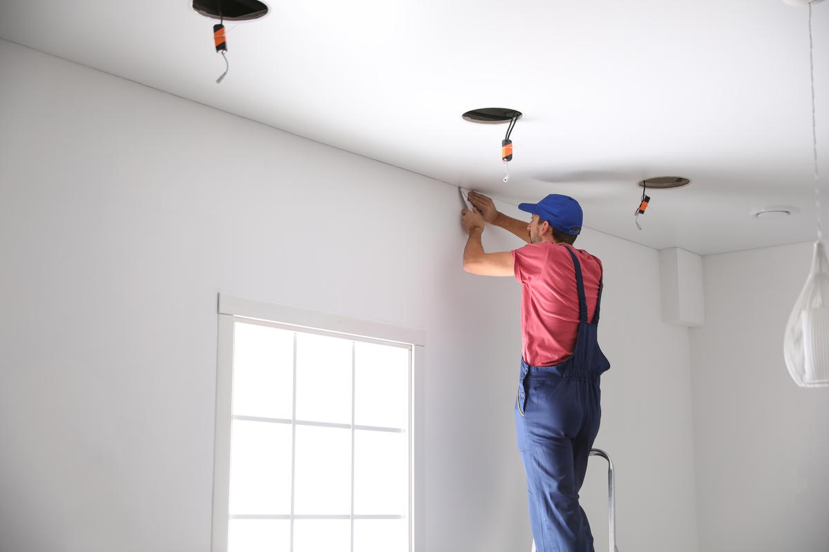 The Top 3 Considerations When Hiring a Handyman for Small Projects