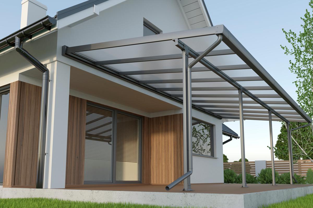 The Top Benefits of Replacing Awnings for Homeowners
