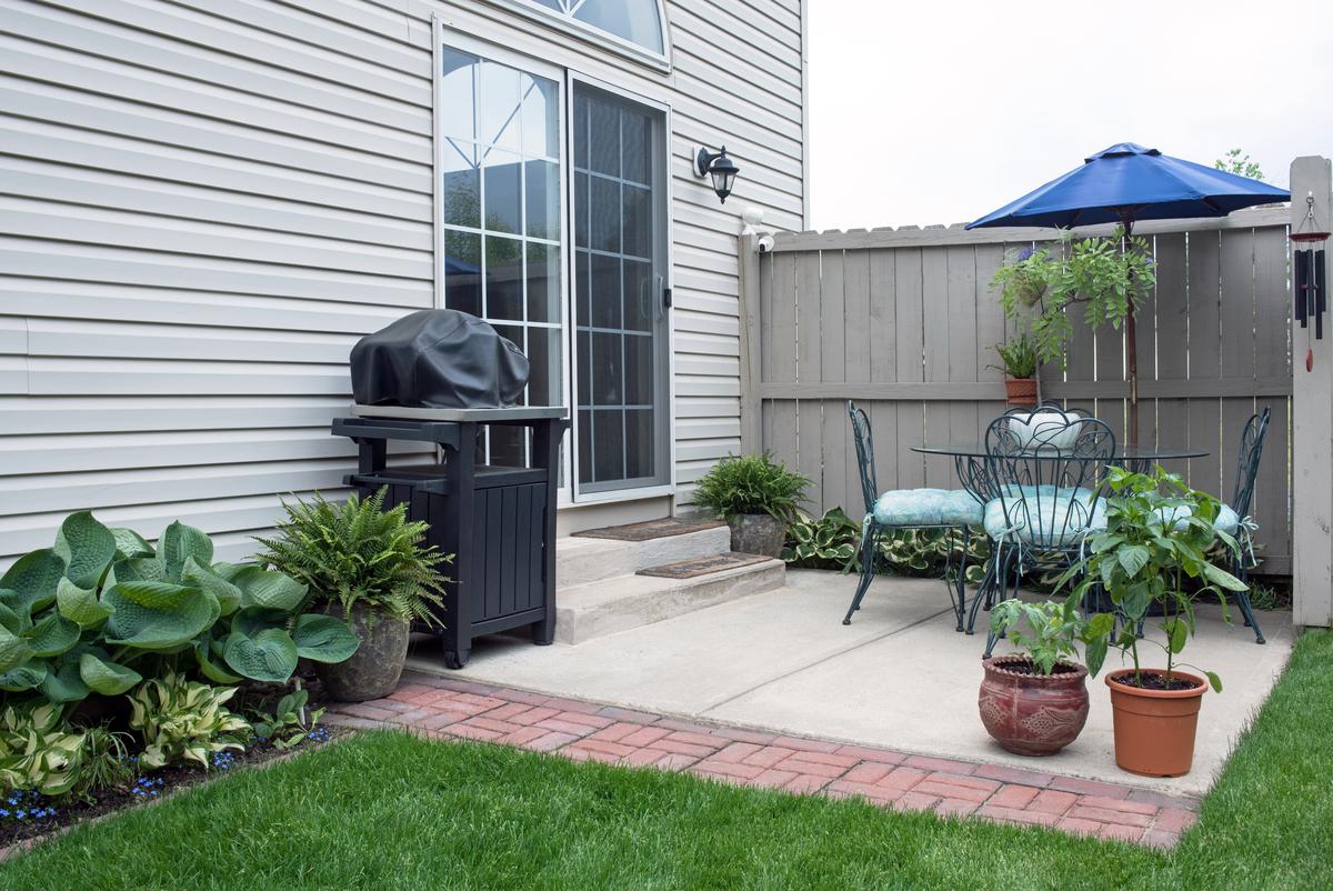 Top Considerations When Replacing Metal Siding for Your Home