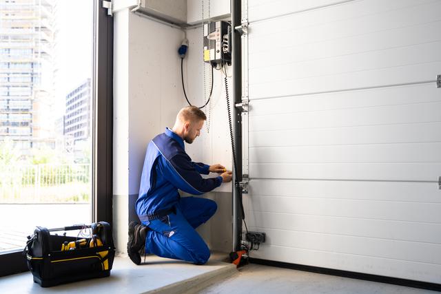 3 Important Considerations When Repairing Your Garage Door
