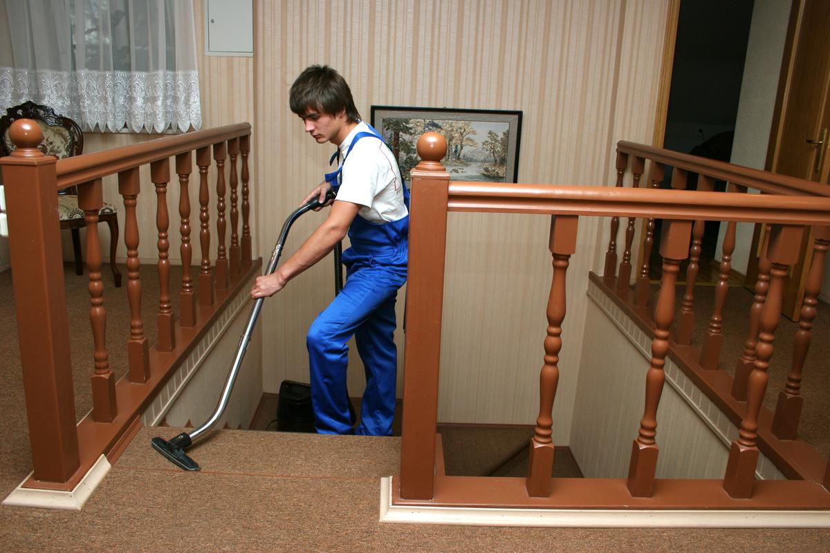 Top 3 Considerations for Hiring a Deep Cleaning Service for Your Home