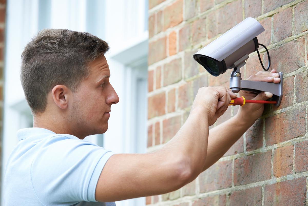 How to Choose the Best Home Security Option: A Comprehensive Guide