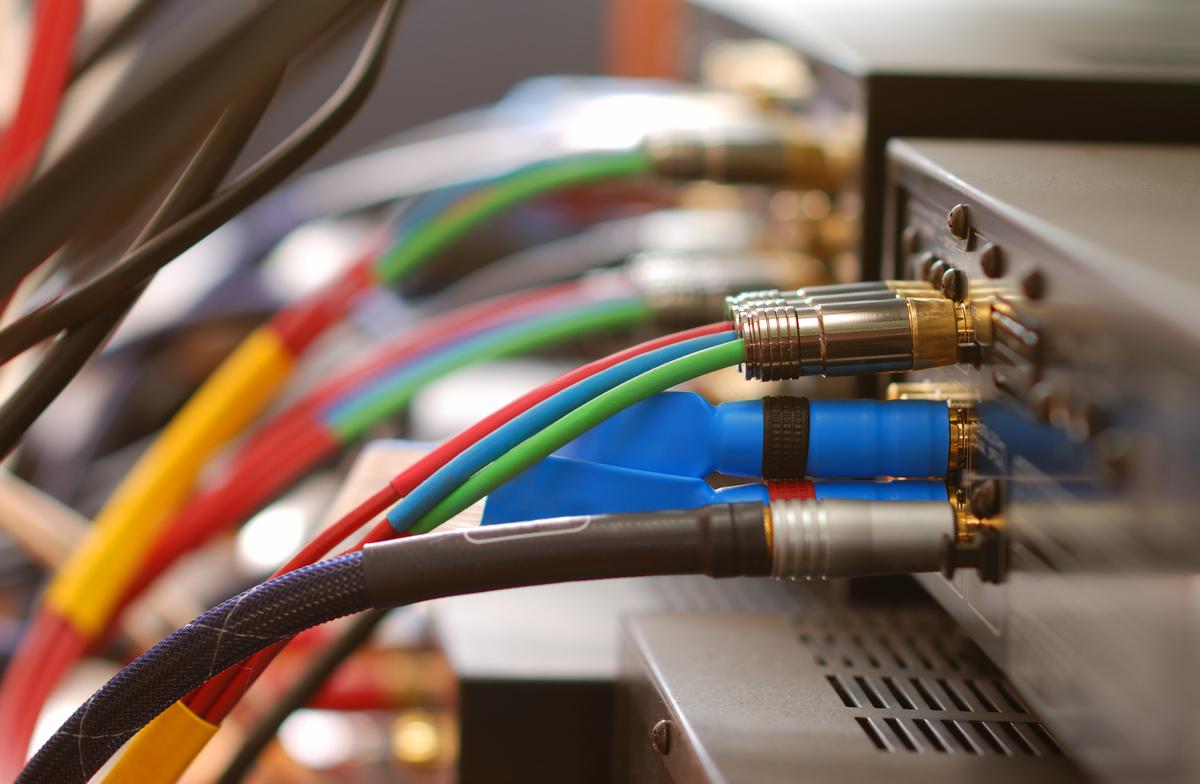 3 Factors to Consider When Installing Home Theater Wiring