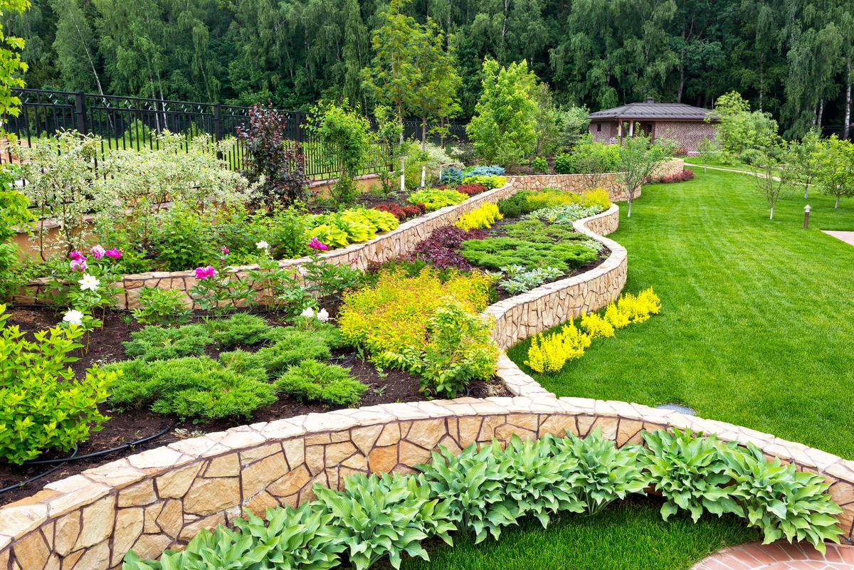 The Dos and Don'ts of Choosing A New Landscape Designer