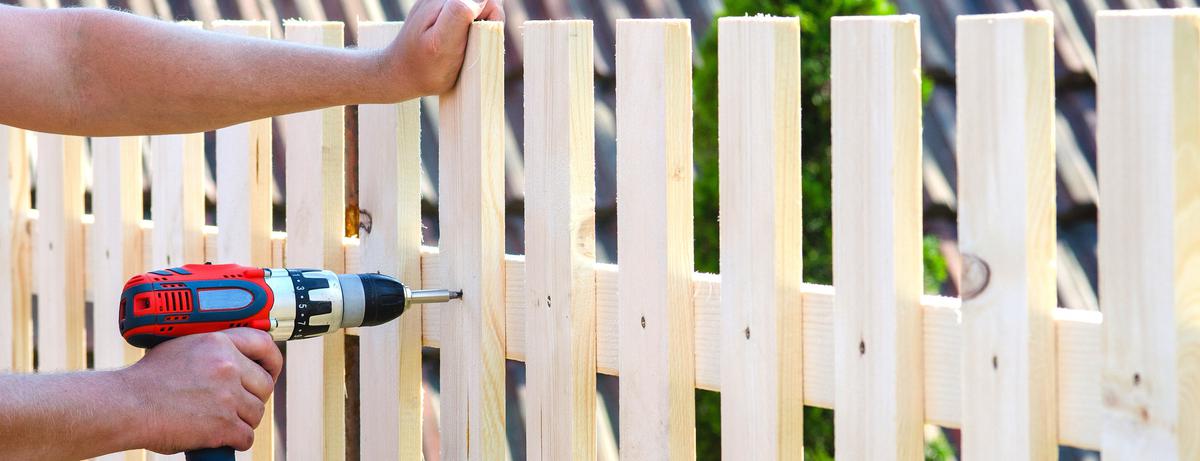 The Top Benefits of Repairing a Wood Fence for Homeowners