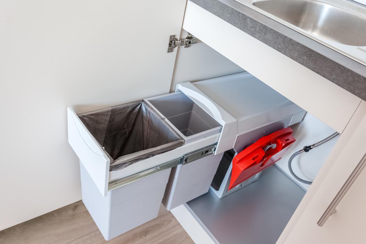A Practical Slide-Out Trash Can, Always at Hand