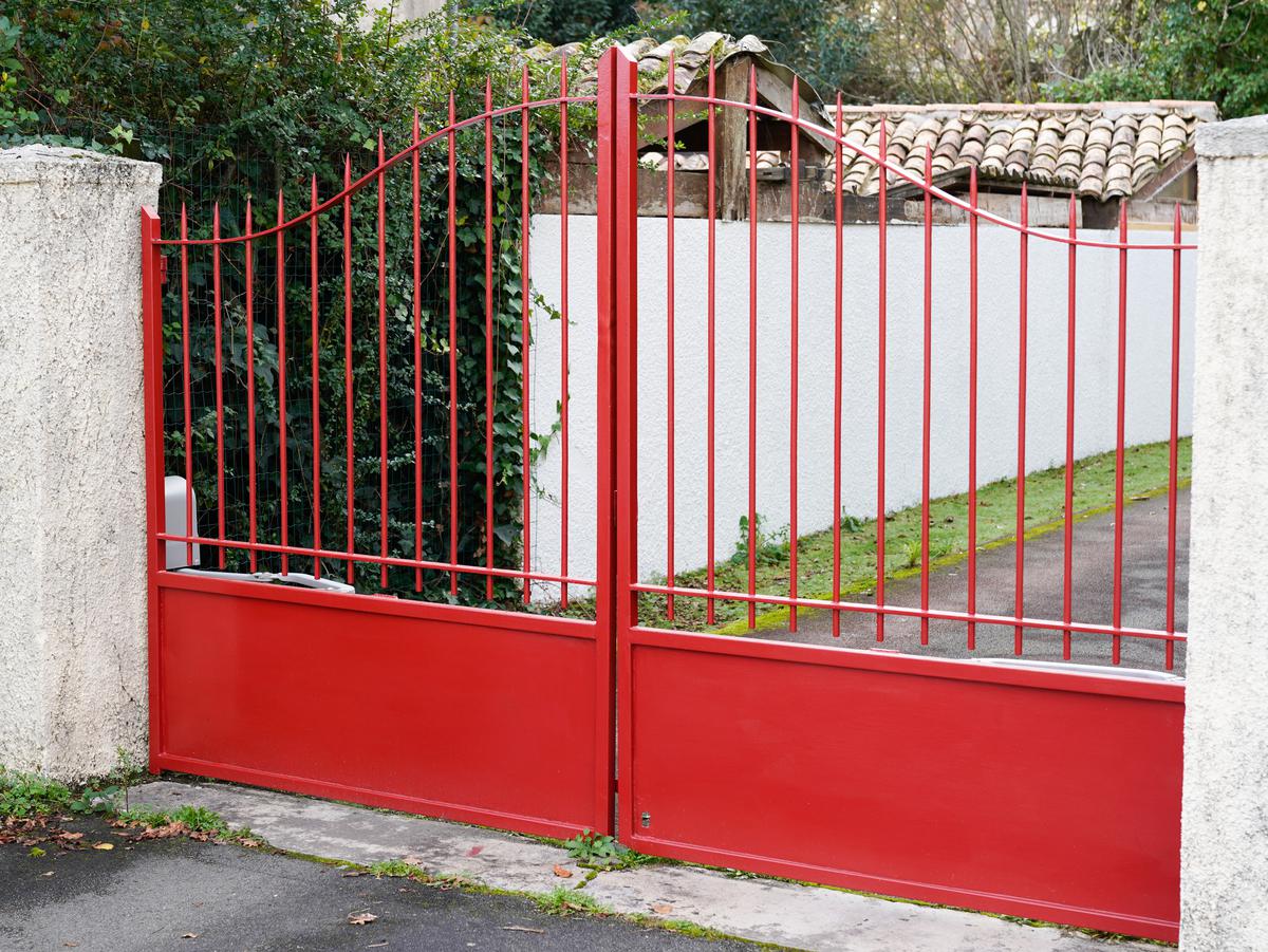 A Splash of Color Can Vitalize Any Driveway Gate