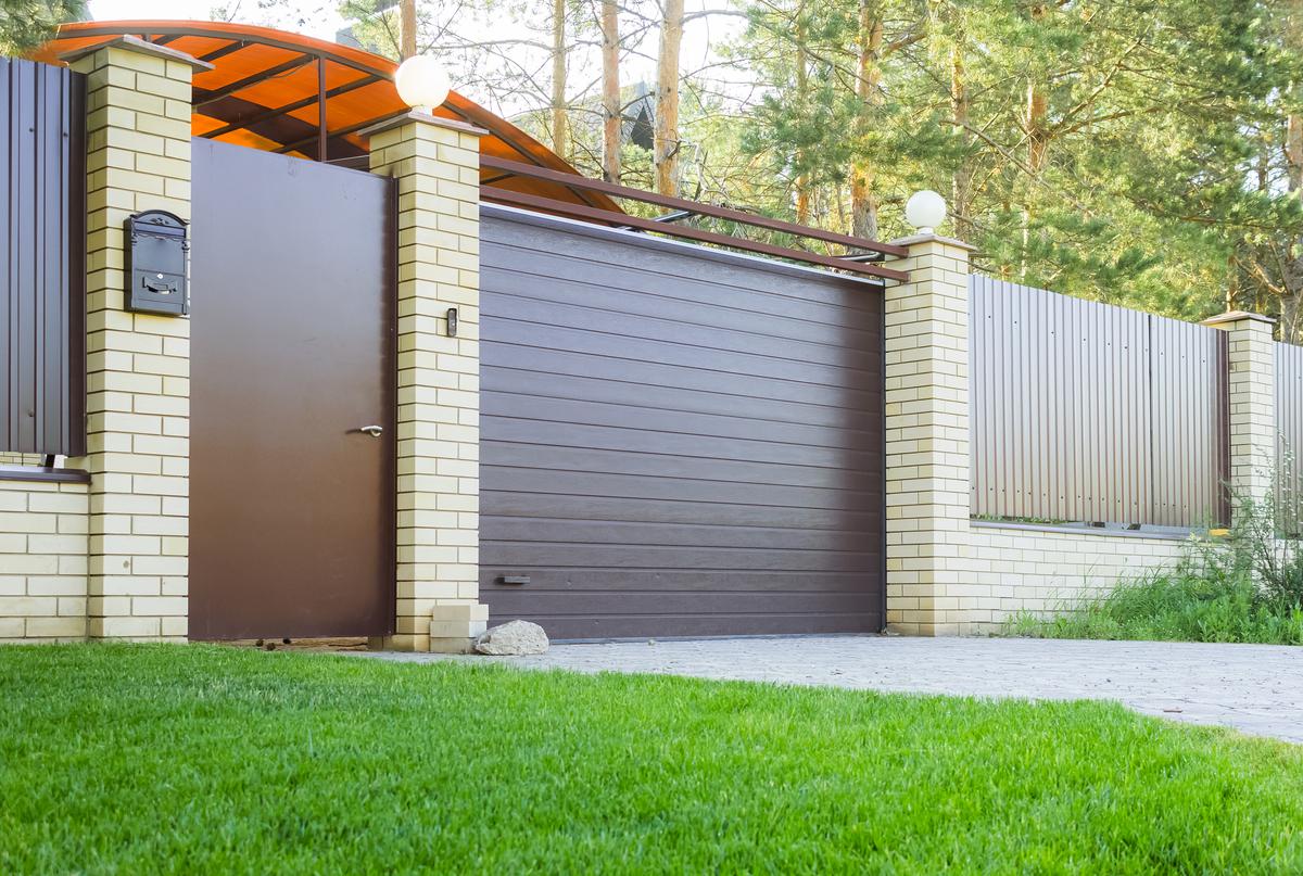 A World of Options Opens Up with Vinyl Fence Panels