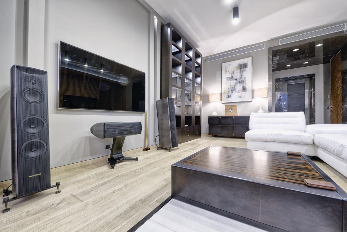 A high-tech setup is meant to be as usable as possible, allowing you to take advantage of the latest technological advancements.