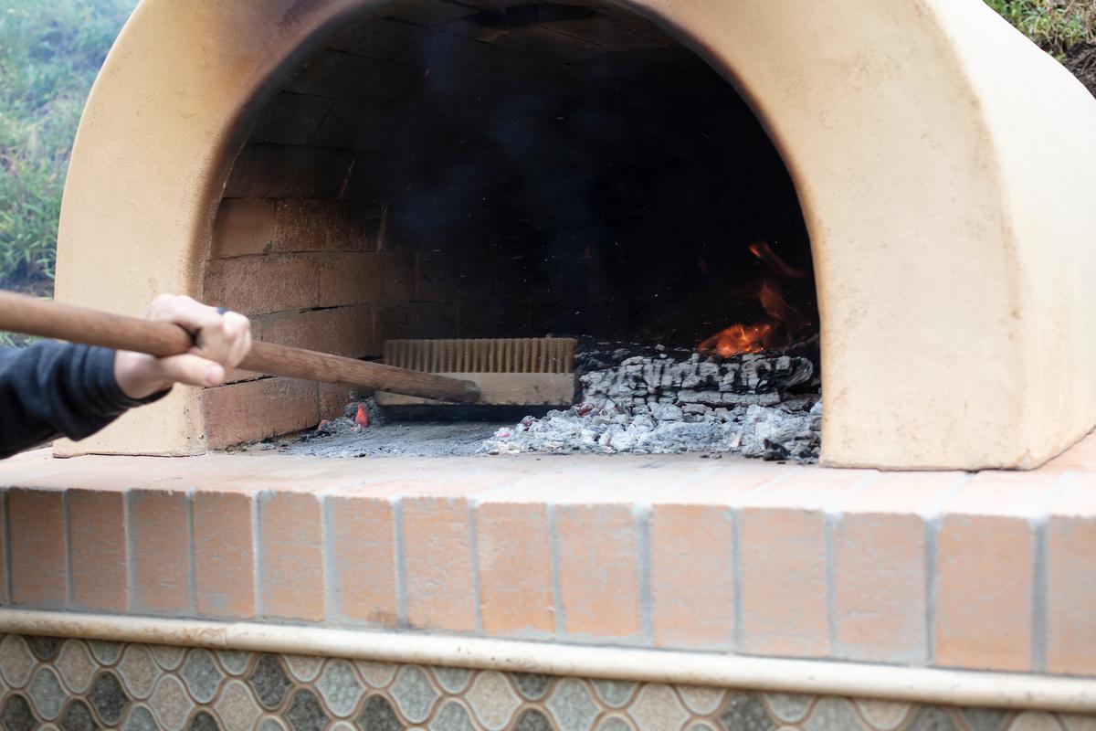 Once the oven is fully dry, you can move on to the first firing.