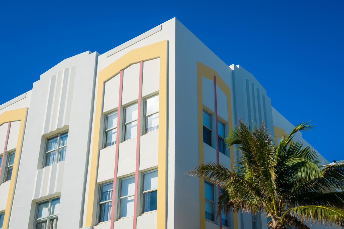 Geometric patterns and lavish colors are the main elements that define Art Deco buildings.