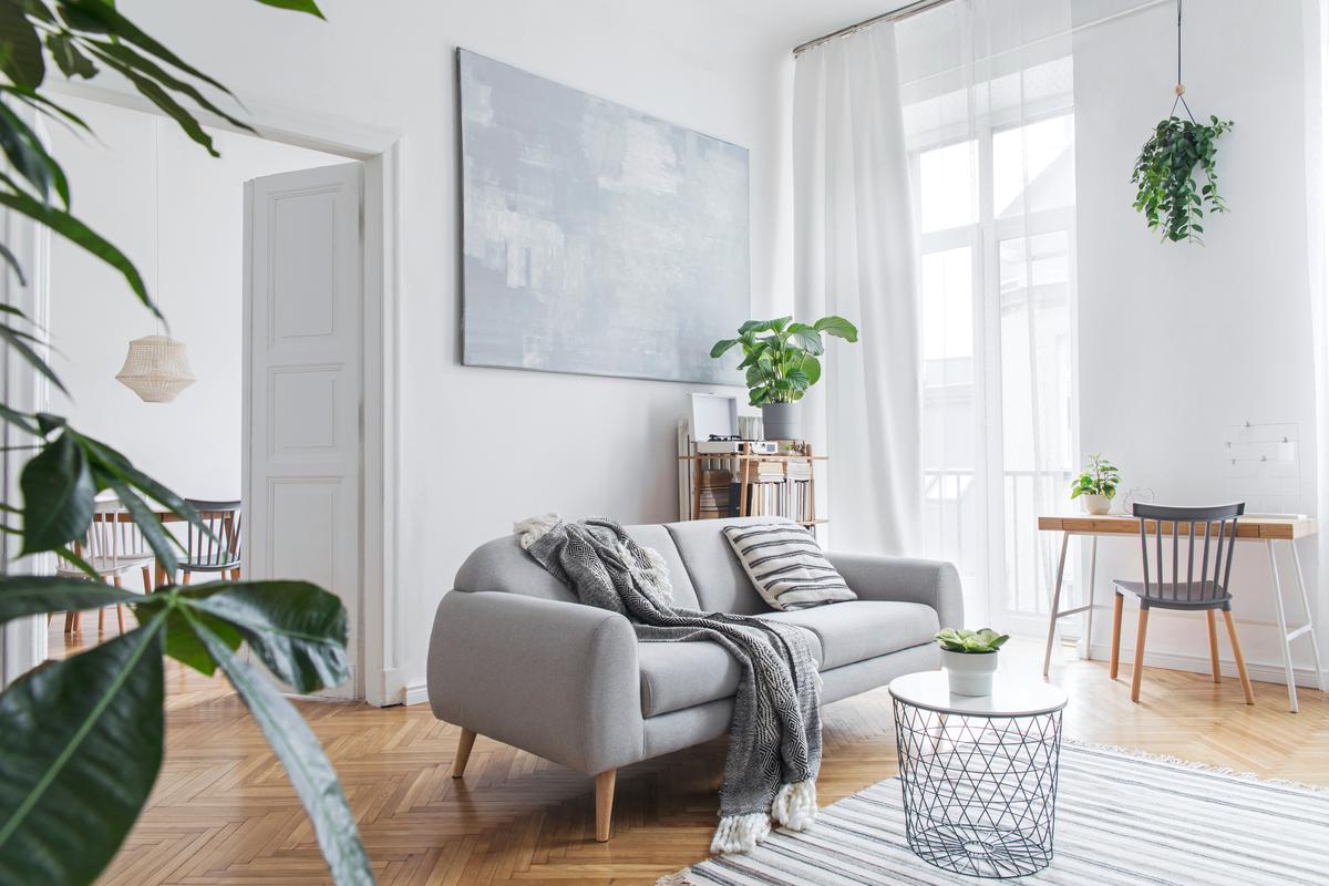 Choosing the right color scheme to increase indoor brightness will give your home the fresh airiness it needs.