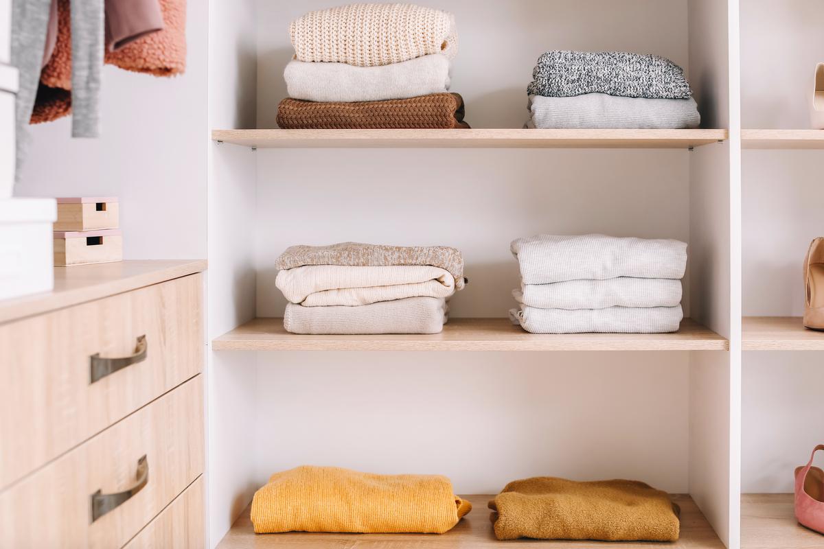 A clutter-free living space reduces stress for family members on the spectrum.