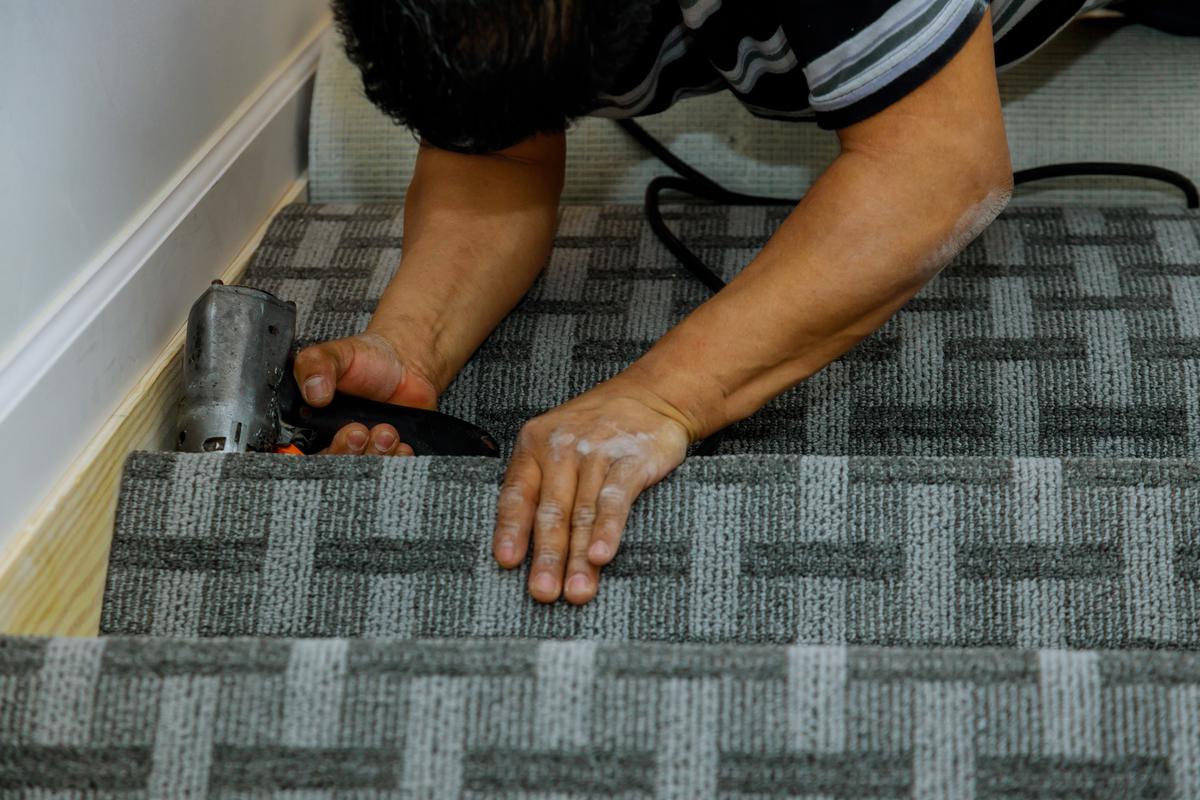 The right carpet contractor will be able to handle a variety of projects, and that includes carpeting a staircase.
