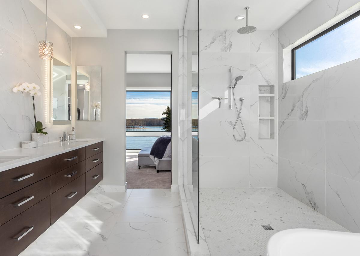 Transform your small bathroom with a sleek walk-in shower design that maximizes space and style.