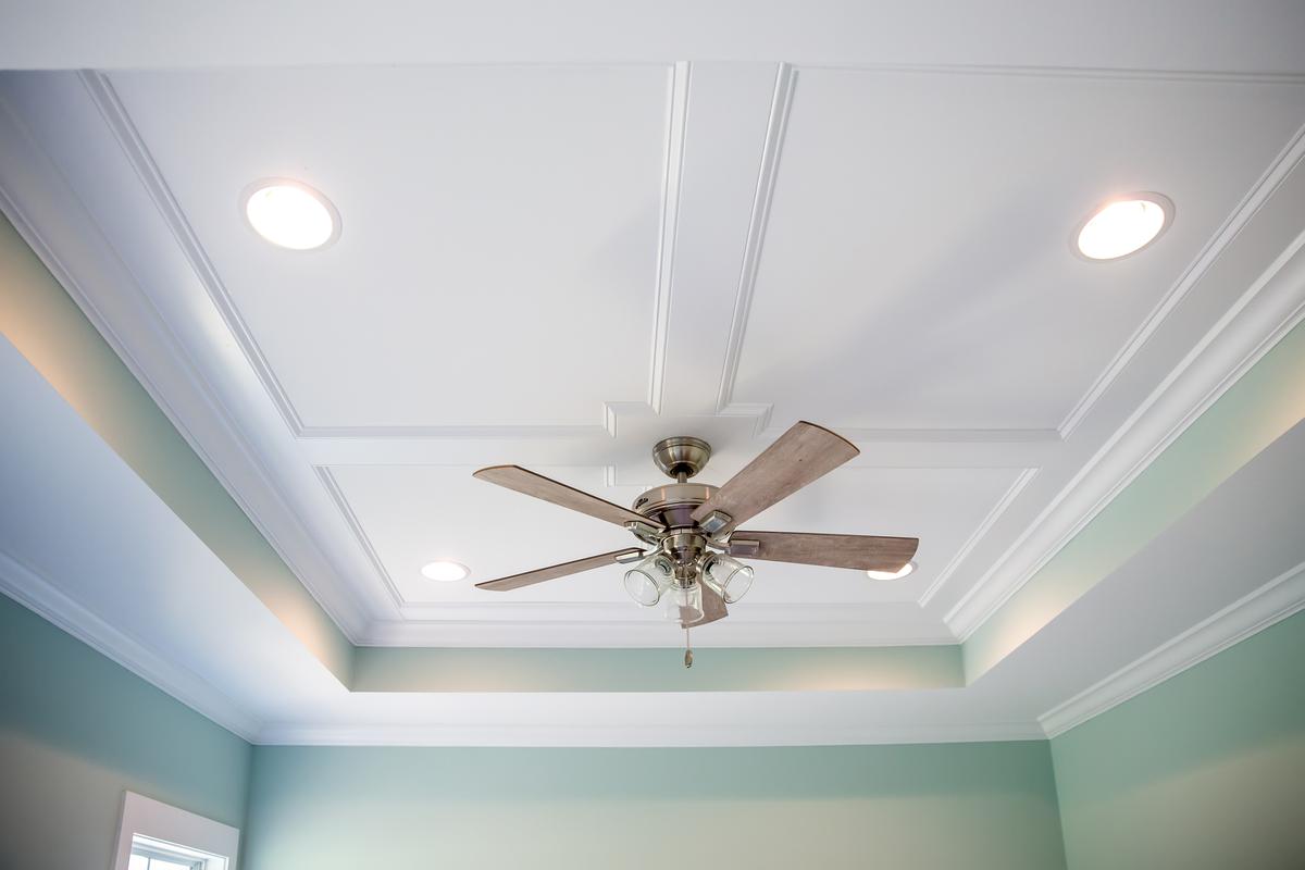 Setting the ceiling fan to rotate counterclockwise helps in keeping the heat at bay.