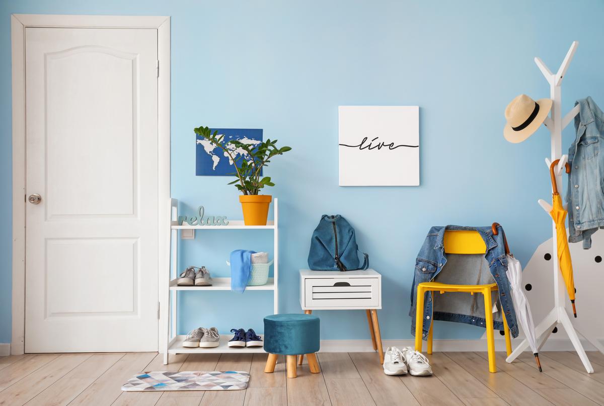 Don’t underestimate the aesthetic qualities of blue wall color in an entryway.