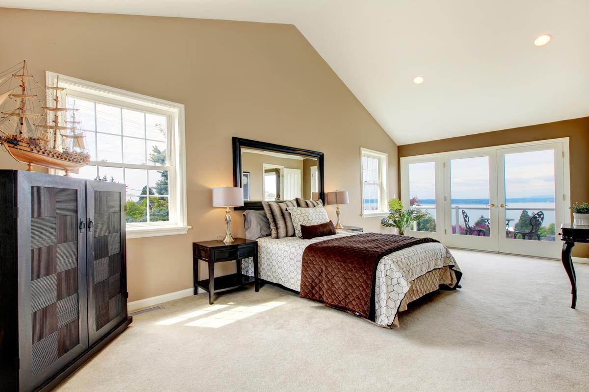 Bear in mind that carpeting a spacious room like a master bedroom naturally takes more time.